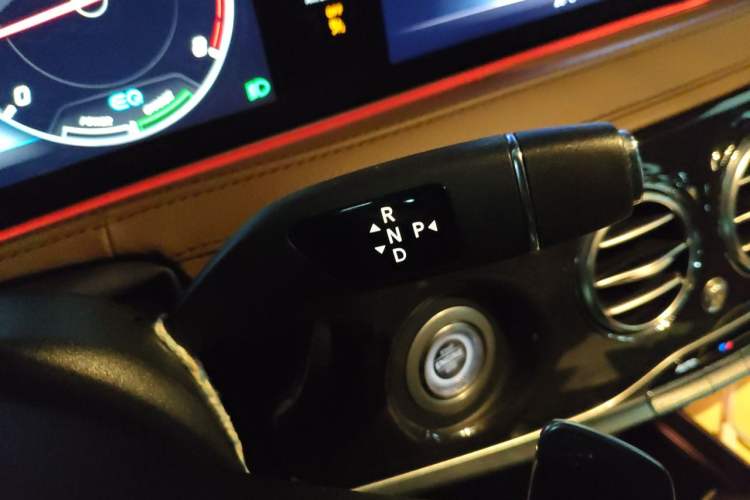 Used Mercedes-Benz S-Class 2020 S 450 L 4MATIC Exclusive Edition Gear Lever