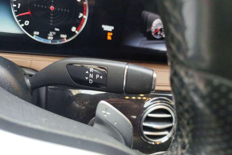 Used Mercedes-Benz S-Class 2020 S 450 L 4MATIC Exclusive Edition Gear Lever