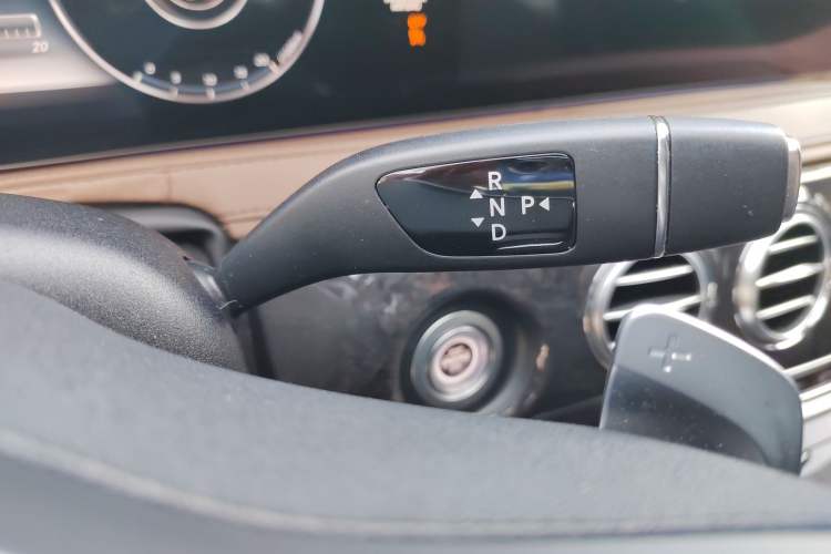 Used Mercedes-Benz S-Class 2020 S 450 L 4MATIC Exclusive Edition Gear Lever