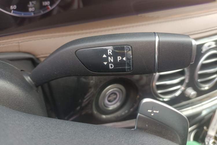 Used Mercedes-Benz S-Class 2020 S 450 L 4MATIC Exclusive Edition Gear Lever