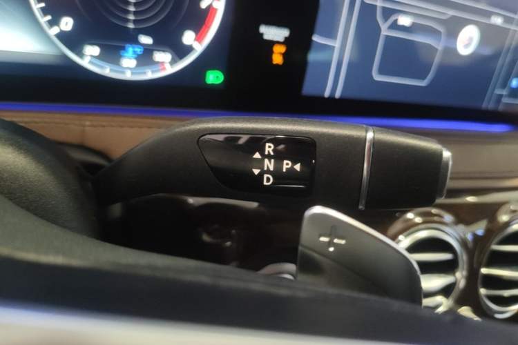 Used Mercedes-Benz S-Class 2020 S 350 L Business Class Ultimate Edition Gear Lever