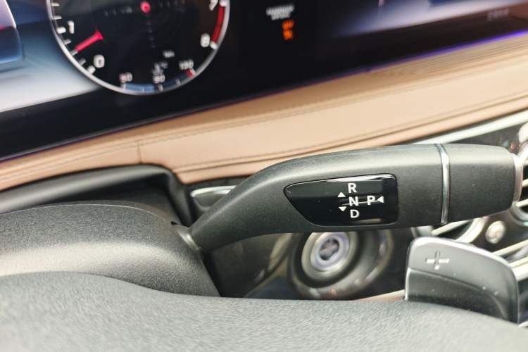 Used Mercedes-Benz S-Class 2020 S 450 L 4MATIC Exclusive Edition Gear Lever