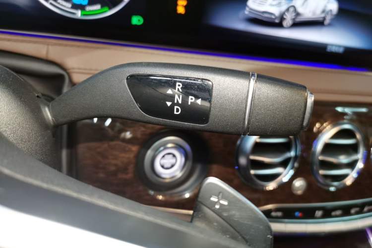 Used Mercedes-Benz S-Class 2020 S 350 L Business Class Ultimate Edition Gear Lever