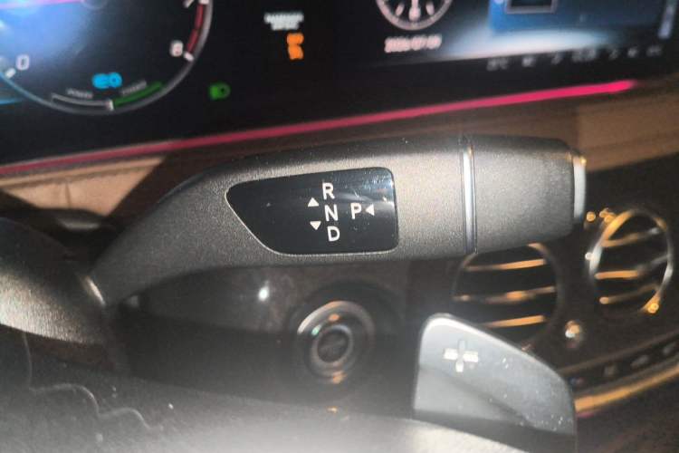 Used Mercedes-Benz S-Class 2020 S 450 L 4MATIC Exclusive Edition Gear Lever
