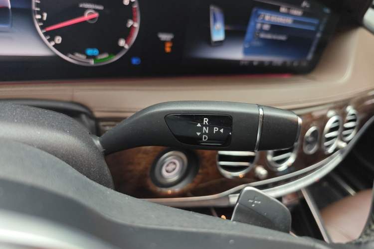 Used Mercedes-Benz S-Class 2020 S 350 L Business Class Ultimate Edition Gear Lever