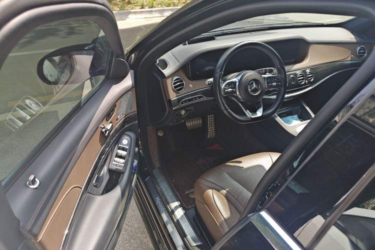 Used Mercedes-Benz S-Class 2020 S 450 L 4MATIC Exclusive Edition Interior 3