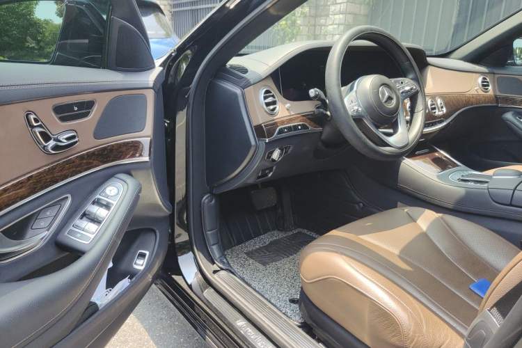Used Mercedes-Benz S-Class 2020 S 350 L Business Class Ultimate Edition Interior 3