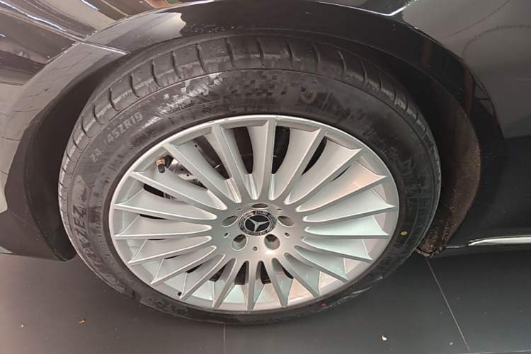 Used Mercedes-Benz S-Class 2020 S 350 L Business Class Ultimate Edition Left Front Wheel Hub