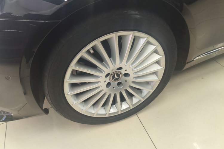 Used Mercedes-Benz S-Class 2020 S 350 L Business Class Ultimate Edition Left Front Wheel Hub
