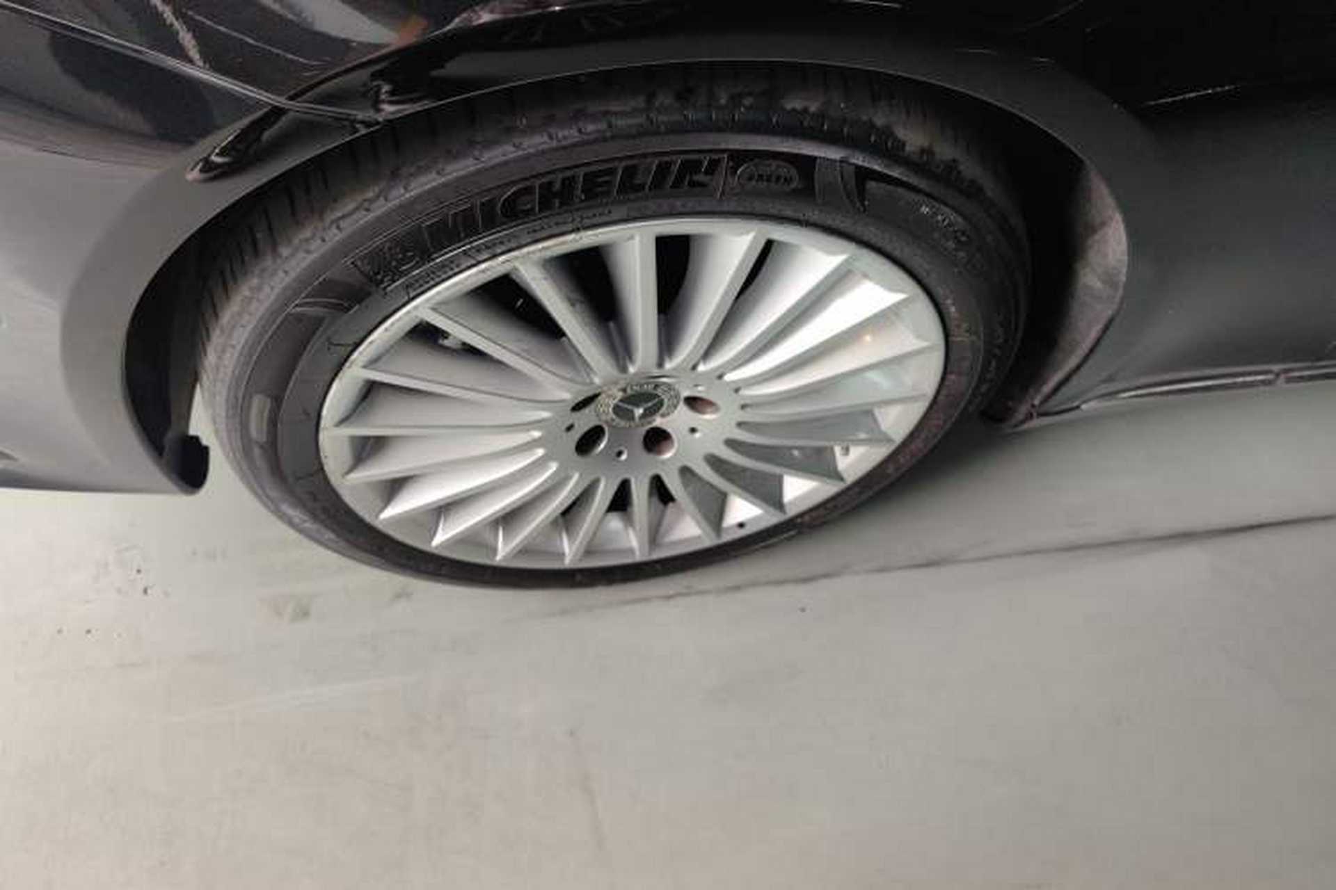 Used Mercedes-Benz S-Class 2020 S 350 L Business Class Ultimate Edition Left Front Wheel Hub