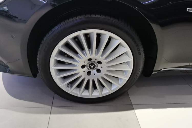 Used Mercedes-Benz S-Class 2020 S 350 L Business Class Ultimate Edition Left Front Wheel Hub