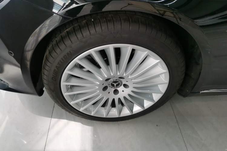 Used Mercedes-Benz S-Class 2020 S 350 L Business Class Ultimate Edition Left Front Wheel Hub