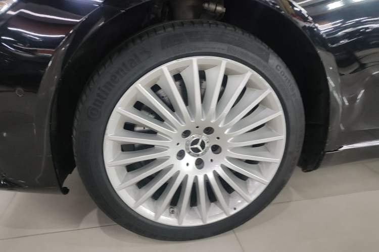 Used Mercedes-Benz S-Class 2020 S 350 L Business Class Ultimate Edition Left Front Wheel Hub