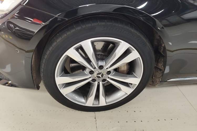 Used Mercedes-Benz S-Class 2020 S 350 L Exclusive Edition Prestige Collection Left Front Wheel Hub