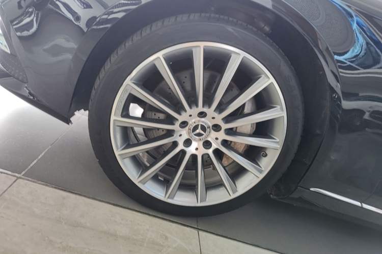 Used Mercedes-Benz S-Class 2020 S 350 L Business Class Ultimate Edition Left Front Wheel Hub