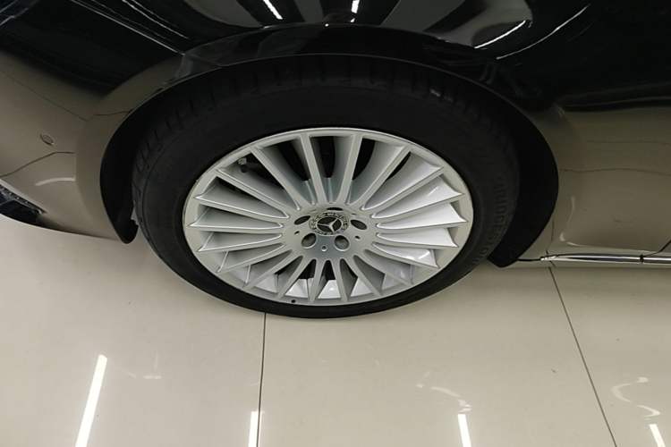 Used Mercedes-Benz S-Class 2020 S 350 L Business Class Ultimate Edition Left Front Wheel Hub
