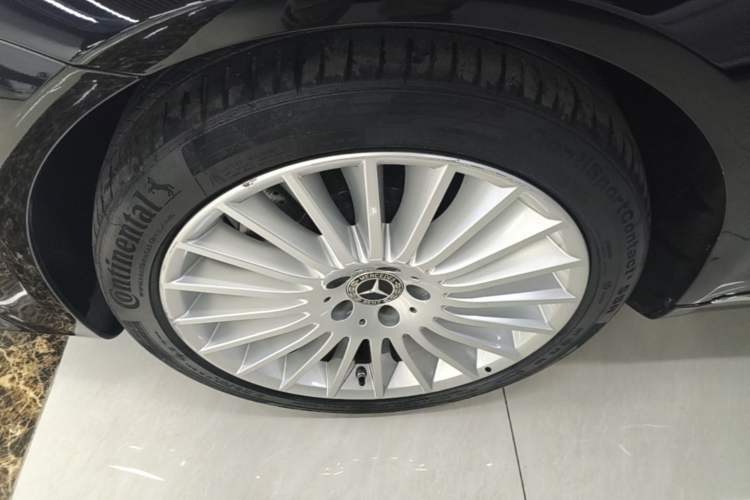 Used Mercedes-Benz S-Class 2020 S 350 L Business Class Ultimate Edition Left Front Wheel Hub