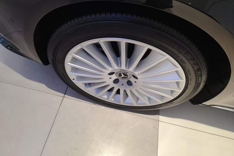 Used Mercedes-Benz S-Class 2020 S 350 L Business Class Ultimate Edition Left Front Wheel Hub