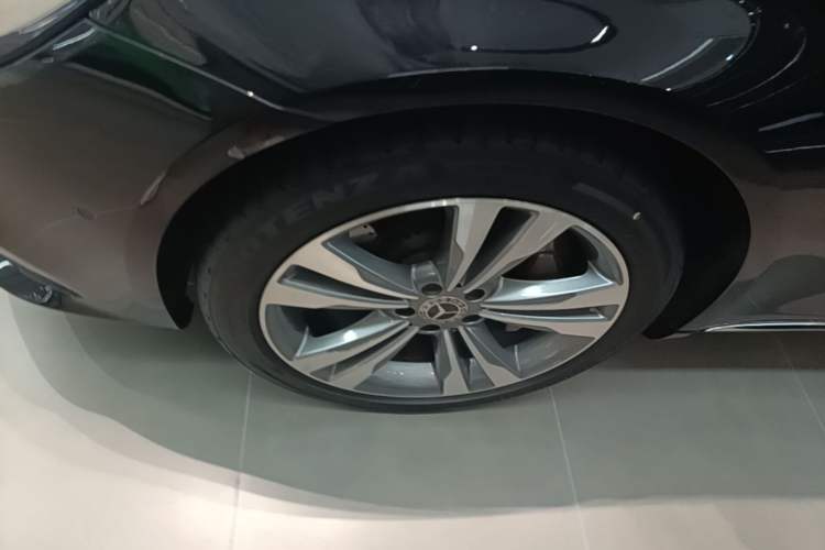 Used Mercedes-Benz S-Class 2020 S 350 L Exclusive Edition Prestige Collection Left Front Wheel Hub