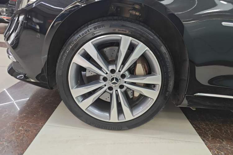Used Mercedes-Benz S-Class 2020 S 350 L Exclusive Edition Prestige Collection Left Front Wheel Hub