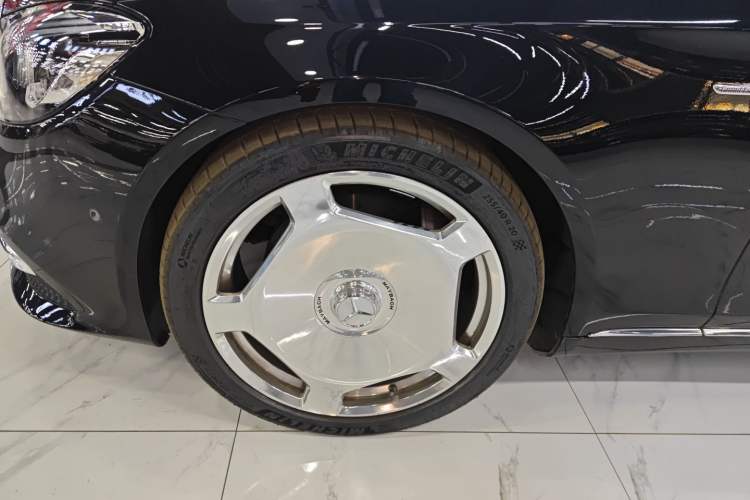 Used Mercedes-Benz S-Class 2020 S 350 L Business Class Ultimate Edition Left Front Wheel Hub