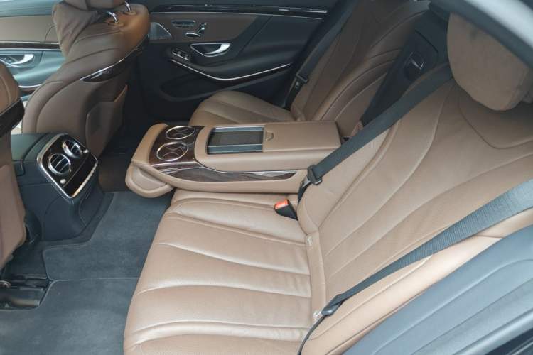 Used Mercedes-Benz S-Class 2020 S 350 L Exclusive Edition Prestige Collection Left Rear Seat