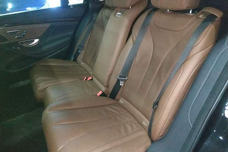 Used Mercedes-Benz S-Class 2020 S 350 L Business Class Ultimate Edition Left Rear Seat