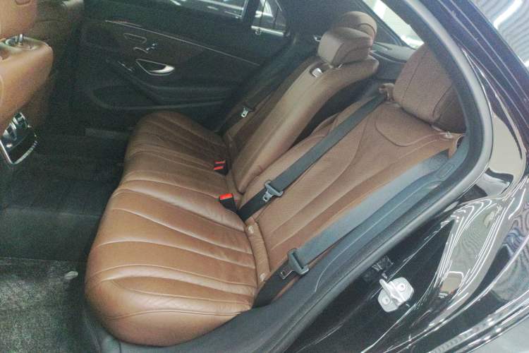 Used Mercedes-Benz S-Class 2020 S 350 L Business Class Ultimate Edition Left Rear Seat