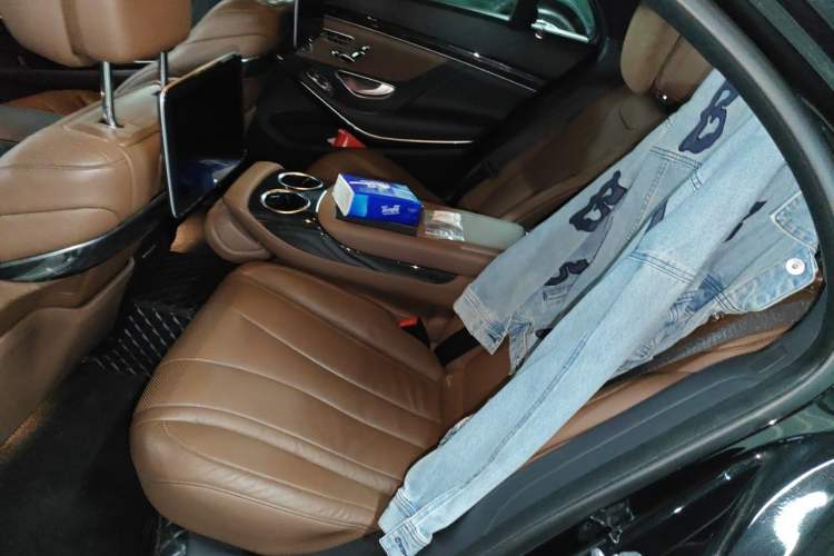 Used Mercedes-Benz S-Class 2020 S 450 L 4MATIC Exclusive Edition Left Rear Seat