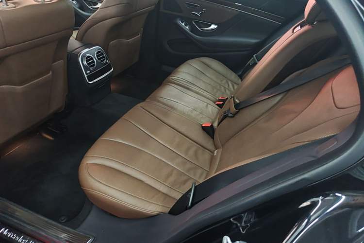 Used Mercedes-Benz S-Class 2020 S 350 L Business Class Ultimate Edition Left Rear Seat