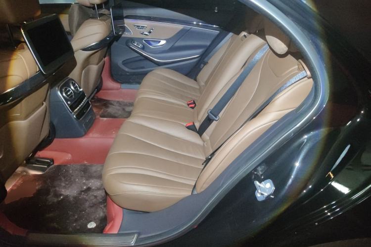 Used Mercedes-Benz S-Class 2020 S 450 L 4MATIC Exclusive Edition Left Rear Seat