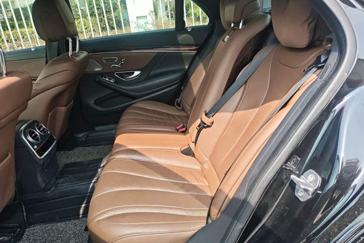 Used Mercedes-Benz S-Class 2020 S 350 L Business Class Ultimate Edition Left Rear Seat