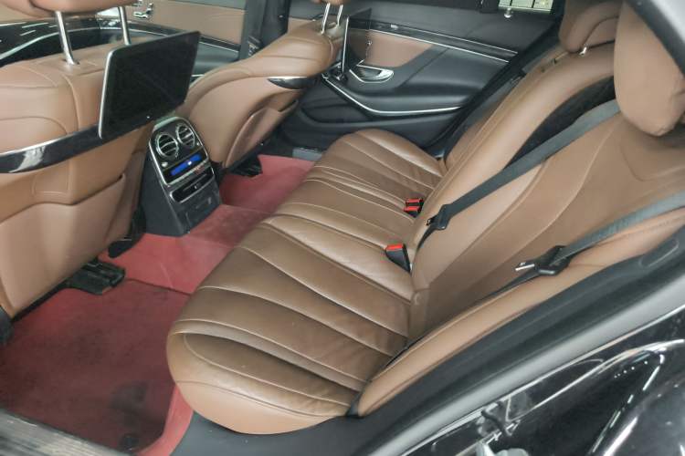 Used Mercedes-Benz S-Class 2020 S 450 L 4MATIC Exclusive Edition Left Rear Seat