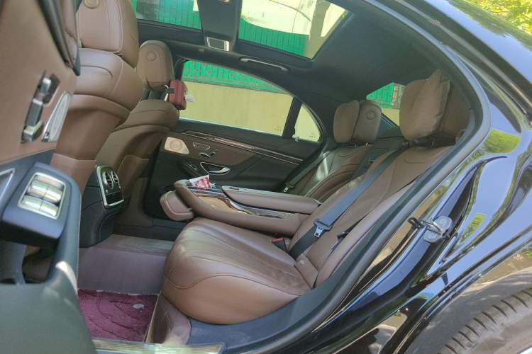 Used Mercedes-Benz S-Class 2020 S 350 L Business Class Ultimate Edition Left Rear Seat