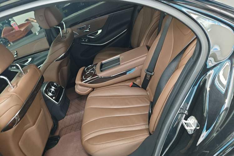 Used Mercedes-Benz S-Class 2020 S 350 L Exclusive Edition Prestige Collection Left Rear Seat