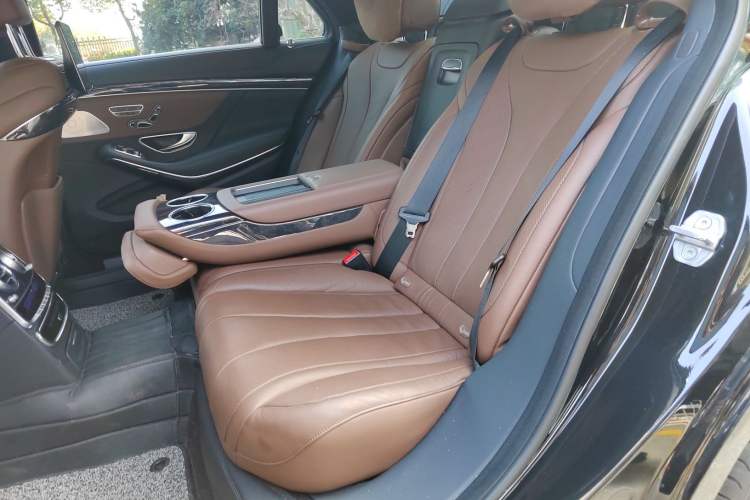 Used Mercedes-Benz S-Class 2020 S 450 L 4MATIC Exclusive Edition Left Rear Seat