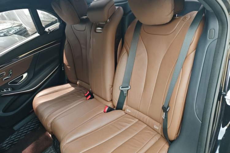 Used Mercedes-Benz S-Class 2020 S 350 L Exclusive Edition Prestige Collection Left Rear Seat