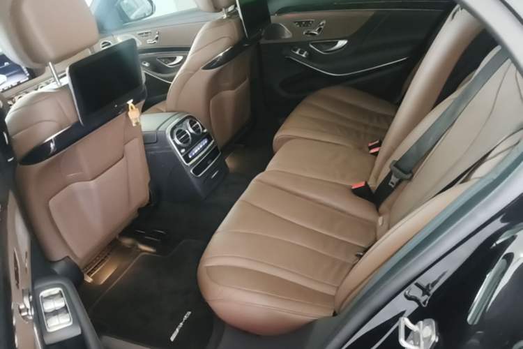 Used Mercedes-Benz S-Class 2020 S 450 L 4MATIC Exclusive Edition Left Rear Seat