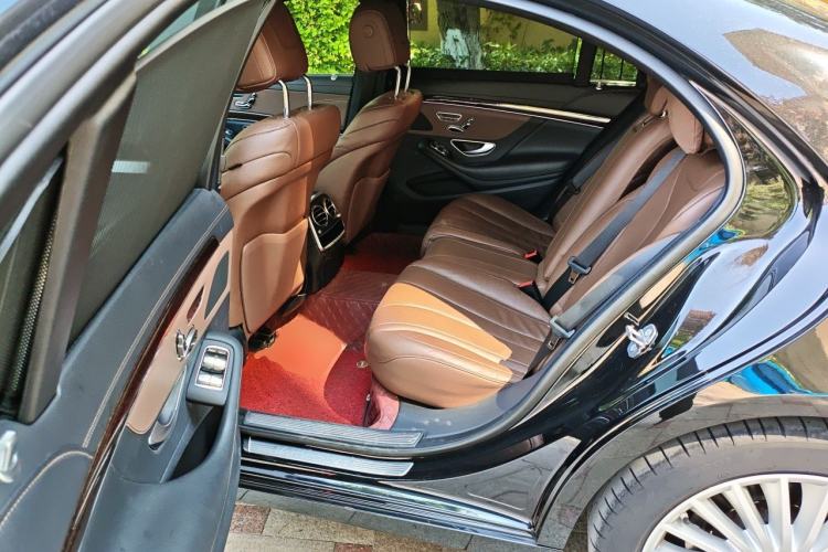 Used Mercedes-Benz S-Class 2020 S 350 L Business Class Ultimate Edition Left Rear Seat