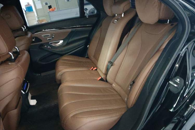 Used Mercedes-Benz S-Class 2020 S 350 L Business Class Ultimate Edition Left Rear Seat