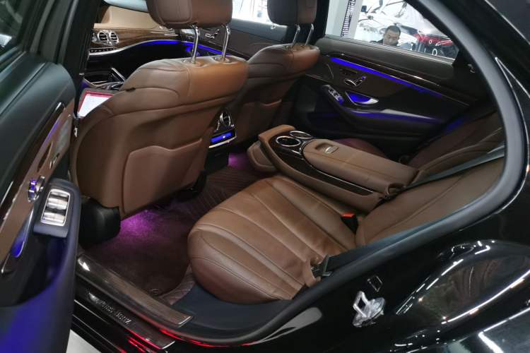 Used Mercedes-Benz S-Class 2020 S 350 L Business Class Ultimate Edition Left Rear Seat