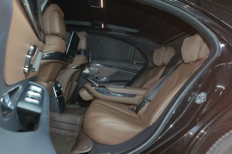 Used Mercedes-Benz S-Class 2020 S 450 L 4MATIC Exclusive Edition Left Rear Seat