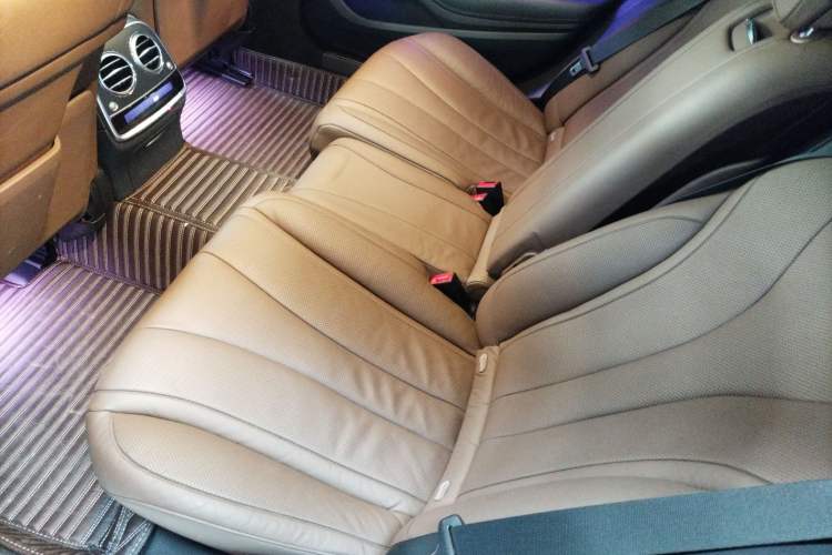 Used Mercedes-Benz S-Class 2020 S 350 L Business Class Ultimate Edition Left Rear Seat