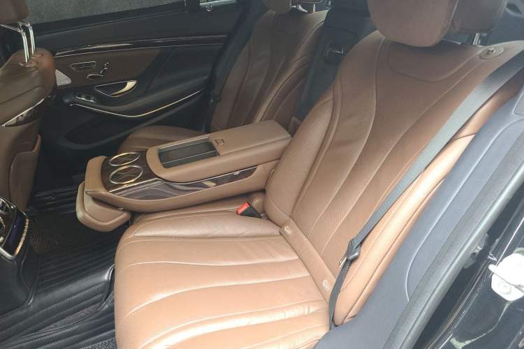 Used Mercedes-Benz S-Class 2020 S 350 L Exclusive Edition Prestige Collection Left Rear Seat