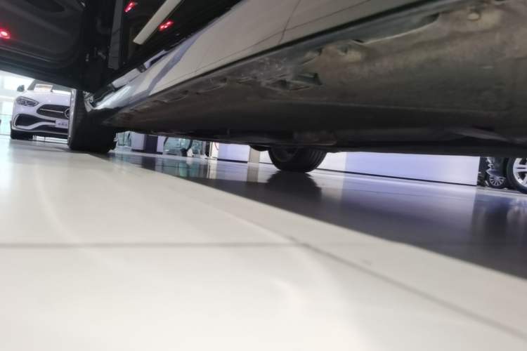 Used Mercedes-Benz S-Class 2020 S 350 L Business Class Ultimate Edition Left Side Sill