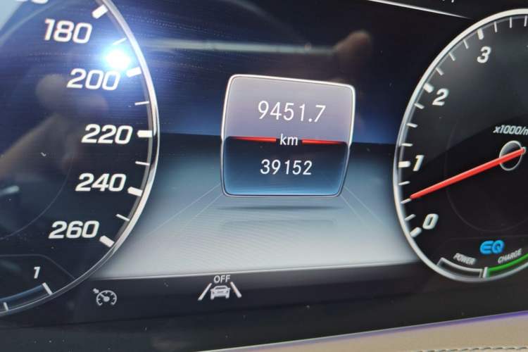 Used Mercedes-Benz S-Class 2020 S 350 L Exclusive Edition Prestige Collection Odometer Close Up