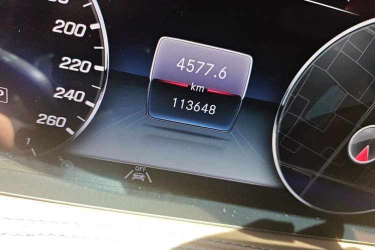 Used Mercedes-Benz S-Class 2020 S 350 L Business Class Ultimate Edition Odometer Close Up