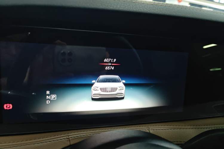 Used Mercedes-Benz S-Class 2020 S 350 L Business Class Ultimate Edition Odometer Close Up