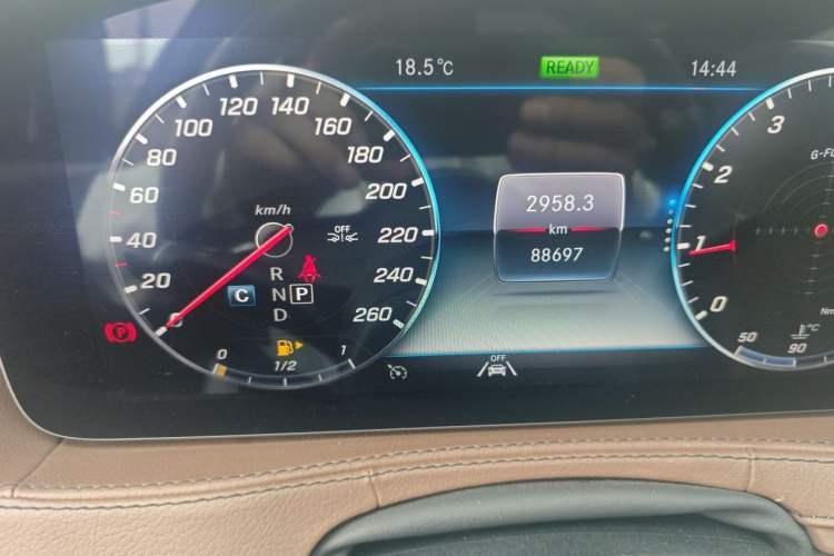 Used Mercedes-Benz S-Class 2020 S 350 L Business Class Ultimate Edition Odometer Close Up