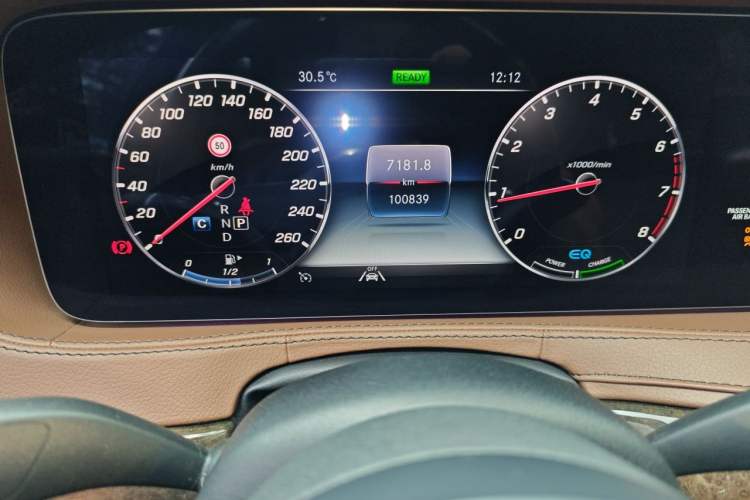 Used Mercedes-Benz S-Class 2020 S 350 L Exclusive Edition Prestige Collection Odometer Close Up
